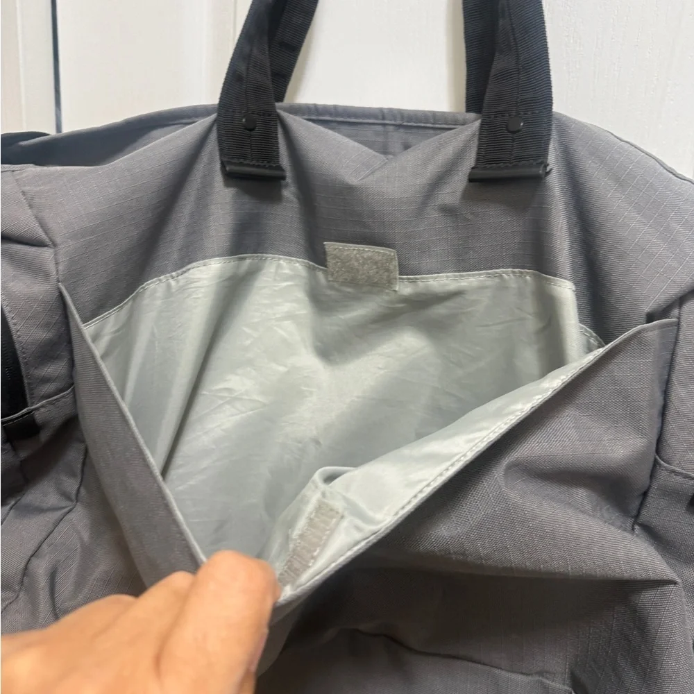 Nylon duffle bag, weekender/travel bag Lands' End Gray Duffel Bag for Men